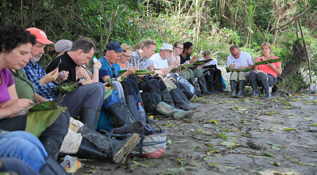 Lunch langs de Rio Napo